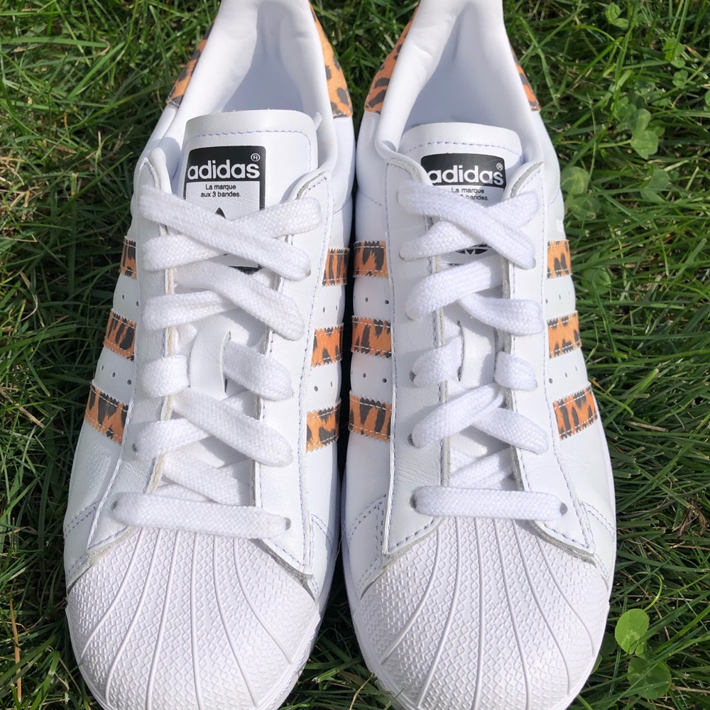 Women’s Adidas Superstar White Leopard (Rare) - Picture 4 of 9
